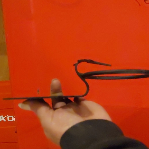 Metal bear towel holder - Picture 3 of 3